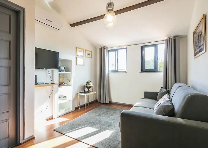 A Francos Attic Porto