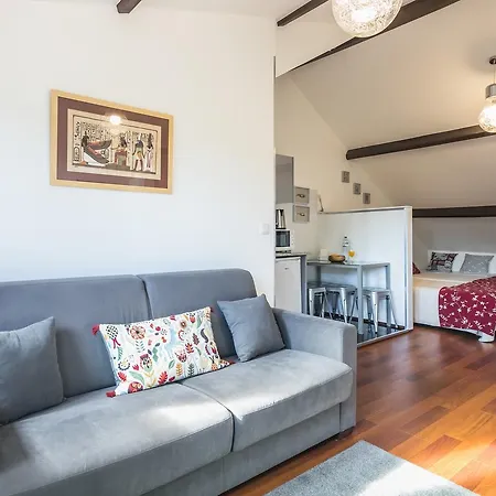 à Francos Attic *