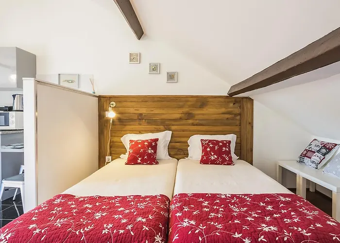 A Francos Attic Apartment Porto